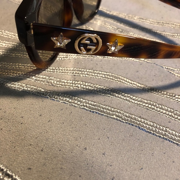 Gucci Brown Tortoise Sunglasses with Stars on Arms - Picture 5 of 9
